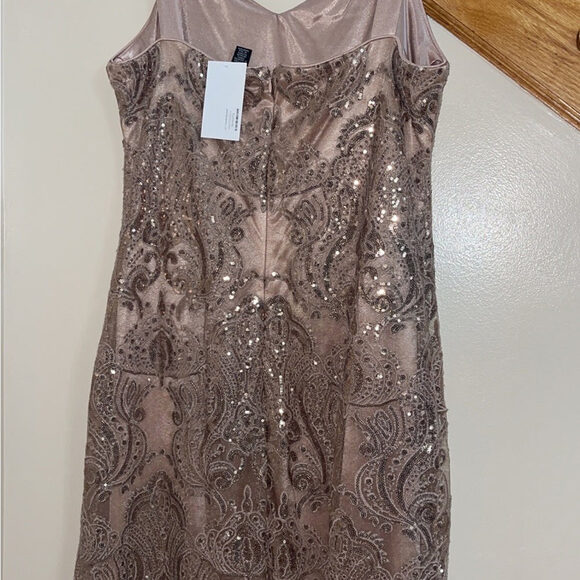 Women’s Formal Dress Size 8, 18 Gold Lace Allover Sequins R&M Richards Short NEW - Picture 8 of 8